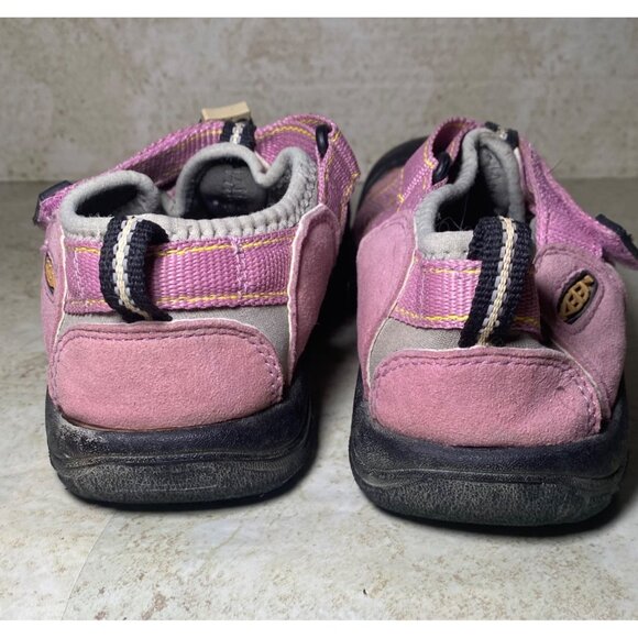 Keen Newport H2 Pink/Gray Waterproof Closed-Toe Sandals Gorpcore Hiking Comfort - Picture 3 of 9